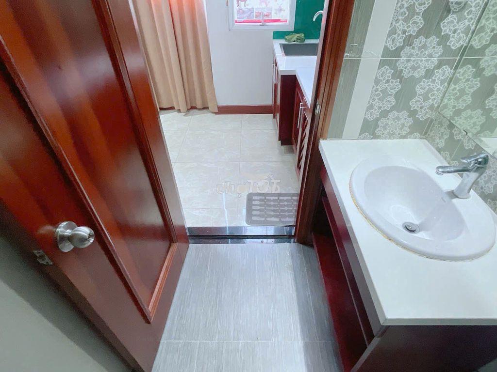 Phòng ban công full nội thất ngay sân bay tsn, an ninh giờ tự do - Ảnh 3