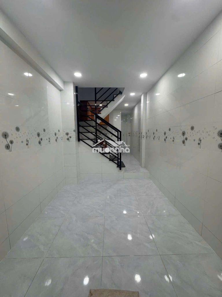 3 tỷ - vài bước ra mặt tiền - ngay trần hưng đạo- huỳnh mẫn đạt q5