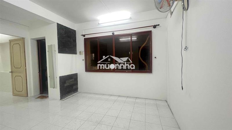 Bán căn hộ a4 phan xich long 40m 1pn 1wc banvon nhà thoáng mát 2ty9