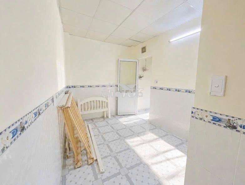 Quận 10 - 42m2 - 4 tầng, 5 pn 6 wc - 5.35 tỷ. - 4