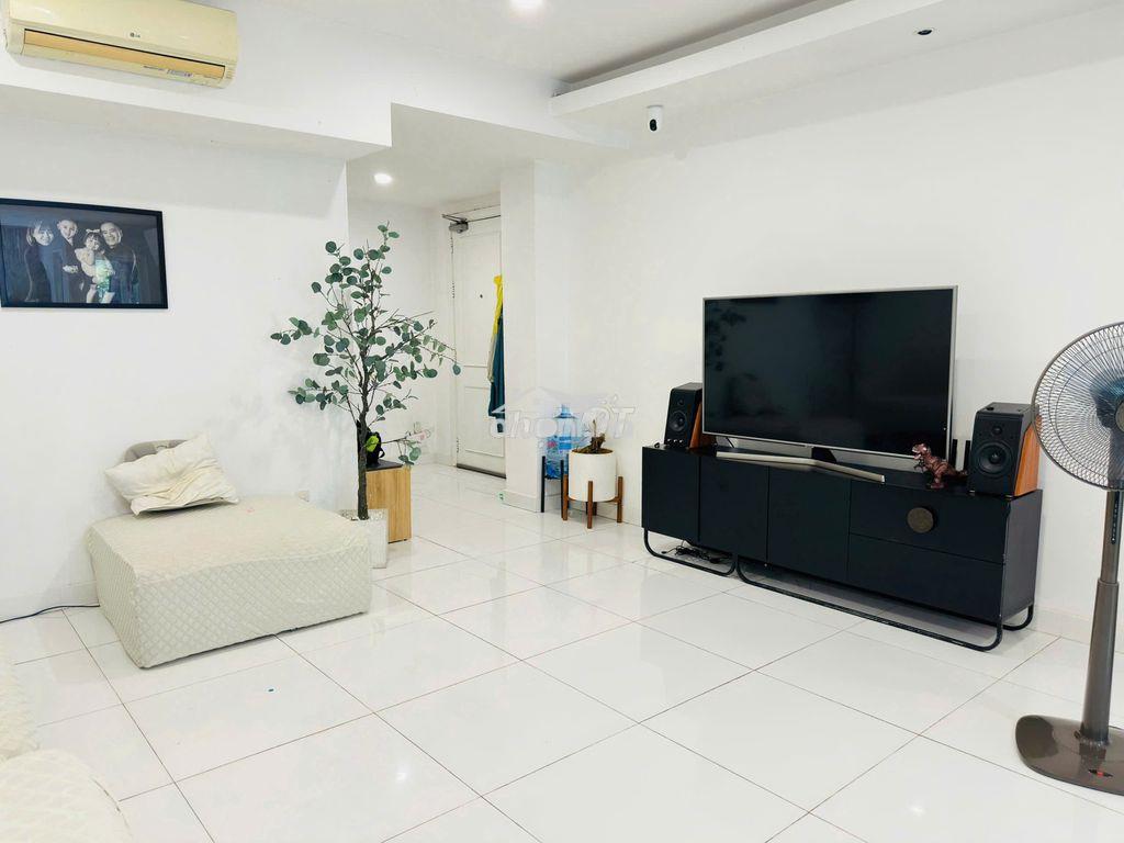 Chủ bán gấp căn hộ thang máy giá rẻ, quận 10, căn 2pn - 4