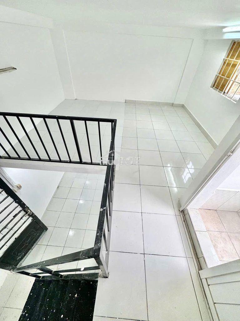 Becamex hòa lợi lầu 3 ép giá được 385 triệu. ngộp nặng - Ảnh 3