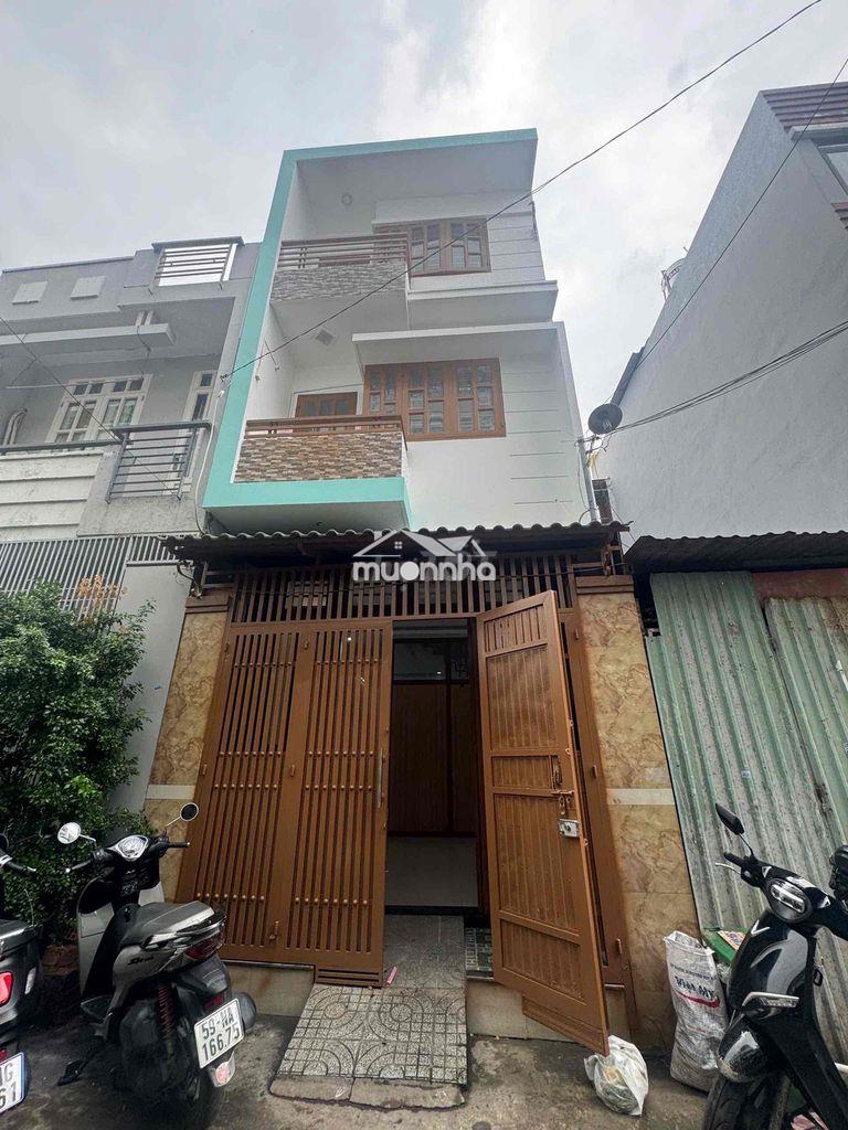 Nhà mới sơn 4x10m 2lầu (4pn 3wc) hẻm 5m thông. lê văn quới