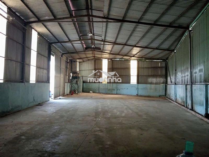 Cho thuê xưởng 300m2 tân phước khánh giá 12 tr có điện 3 pha, có vp