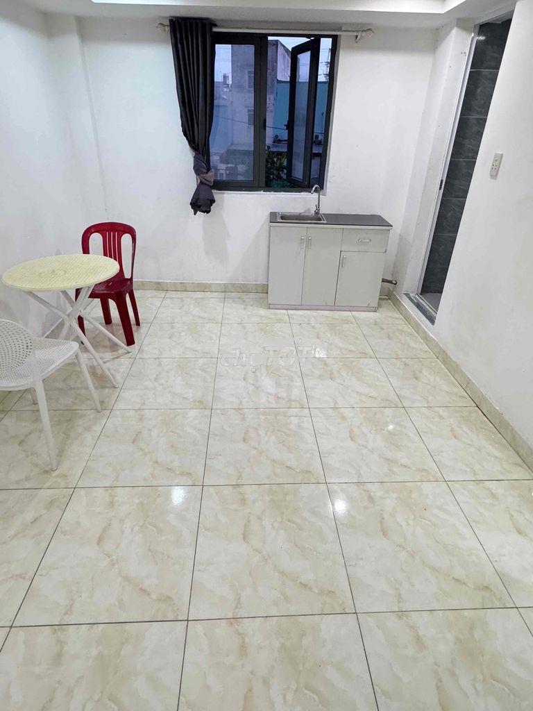 Chdv - 2 phòng ( 1 kín + 1 hở ) - full nt - thang máy