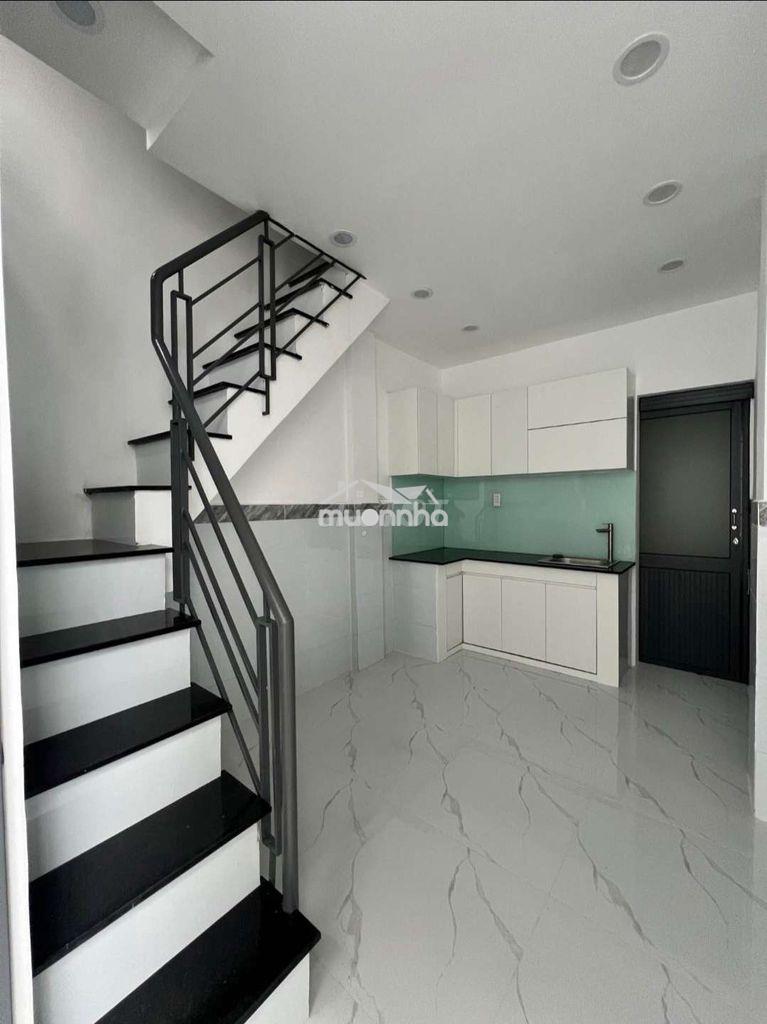 Liinh chiểu, nhà 2 tầng, mới đẹp, ở ngay gần chợ thủ đức. chỉ 1.x tỷ. - Ảnh 2