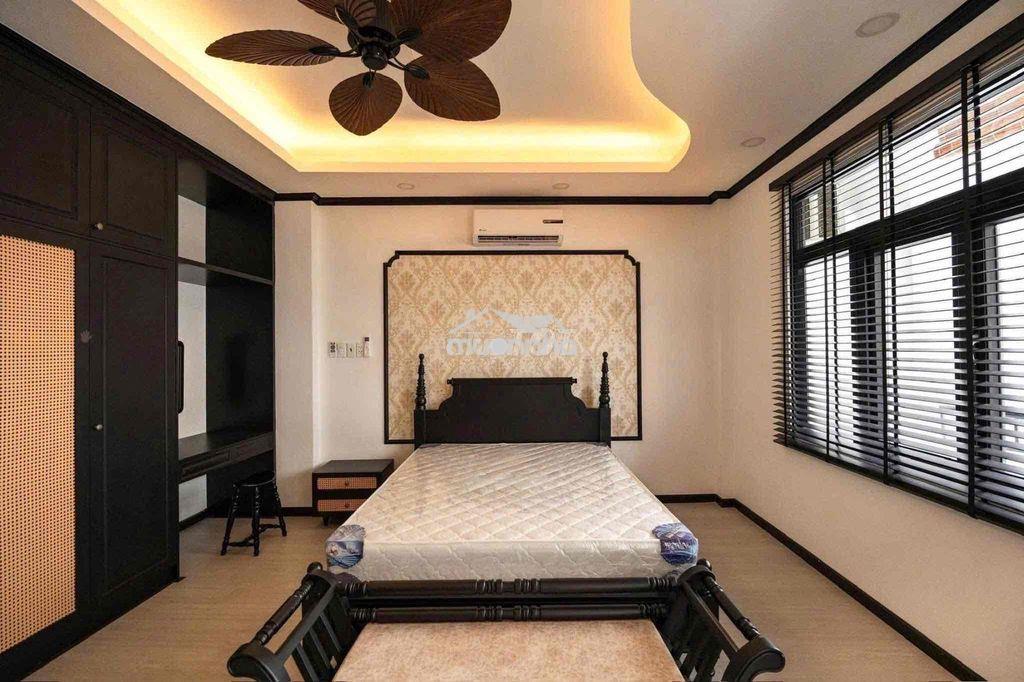 Căn hộ 1 phòng ngủ - thiết kế tone trắng đen - bancol cửa sổ đầy đủ - 3