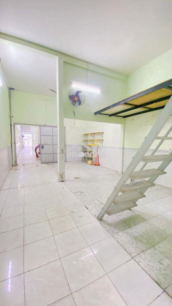 Cho thuê nhà 750 m2 mặt tiền nguyễn văn linh 22 triệu - Ảnh 2