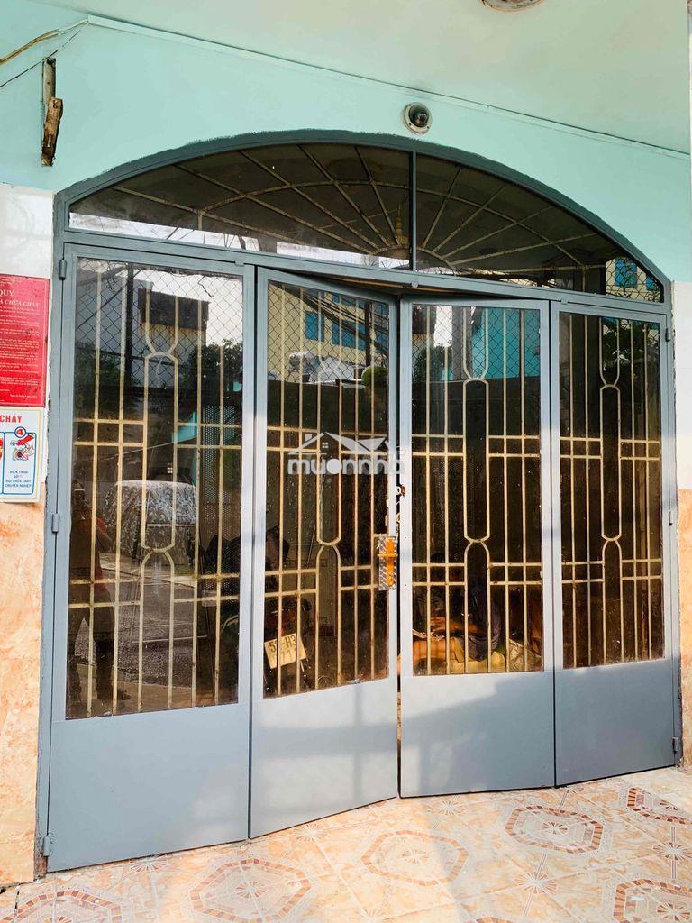 Nhà cấp 4 có lững dt sử dụng 100m2 đường xe tải ngay kế xa lộ hà nội - Ảnh 3
