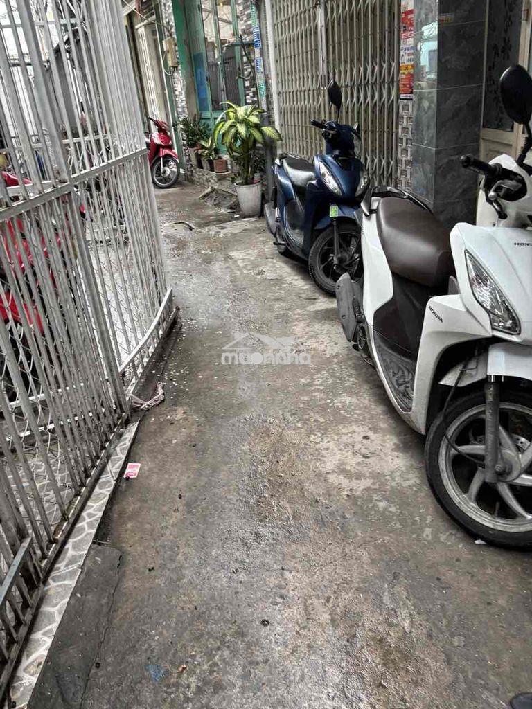 Nhà cho thuê giá 8tr có sân trc ở quận 7 tphcm