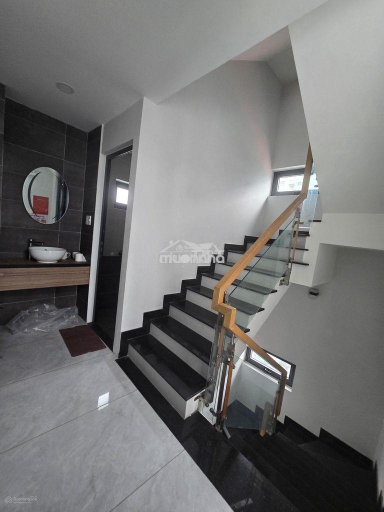 Văn phòng mới tinh mặt tiền hà huy giáp đầy đủ nội thất chỉ 6.5tr - 2