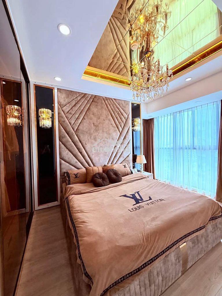 Emerald căn góc view hồ sinh thái + hồ bơi 2pn2vs full nội thất caocấp