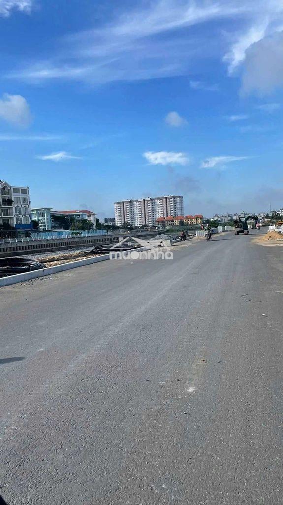 Mấy lô đất khu bờ kè tham lương nguyễn văn quá. gần cầu tham lương