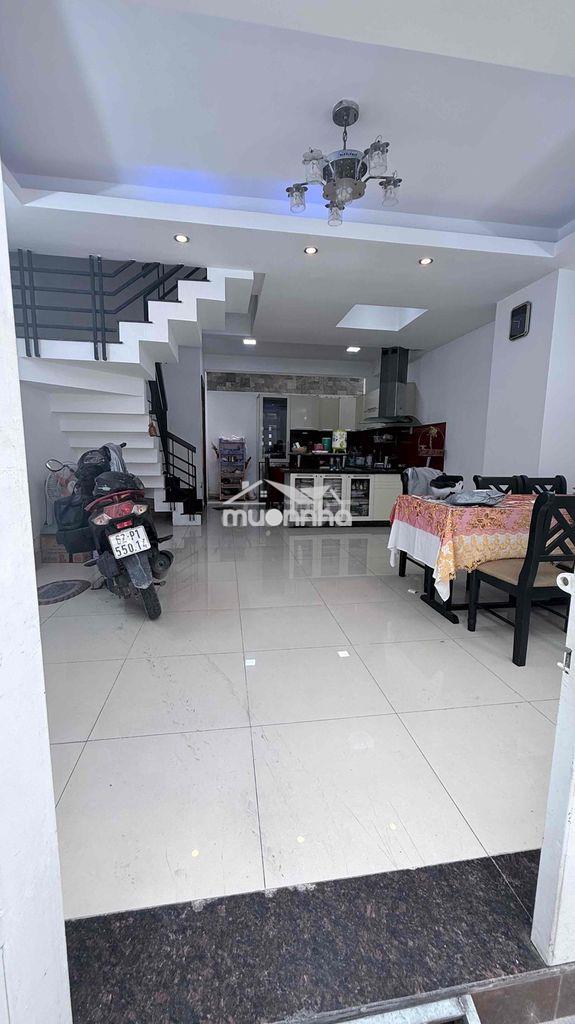 Nhà ngợp cần bán gấp