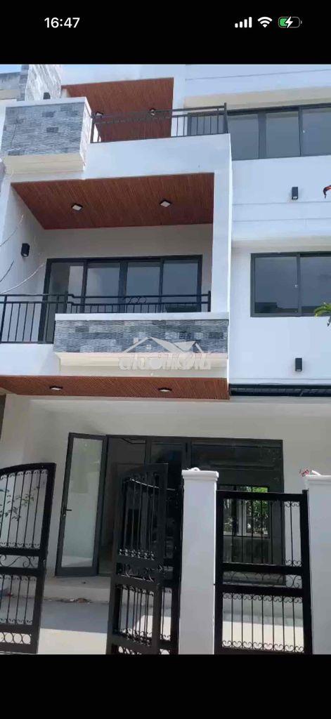 Tôi cần thuê nhà 3 tầng mới nguyễn lương bằng giá 10 triệu