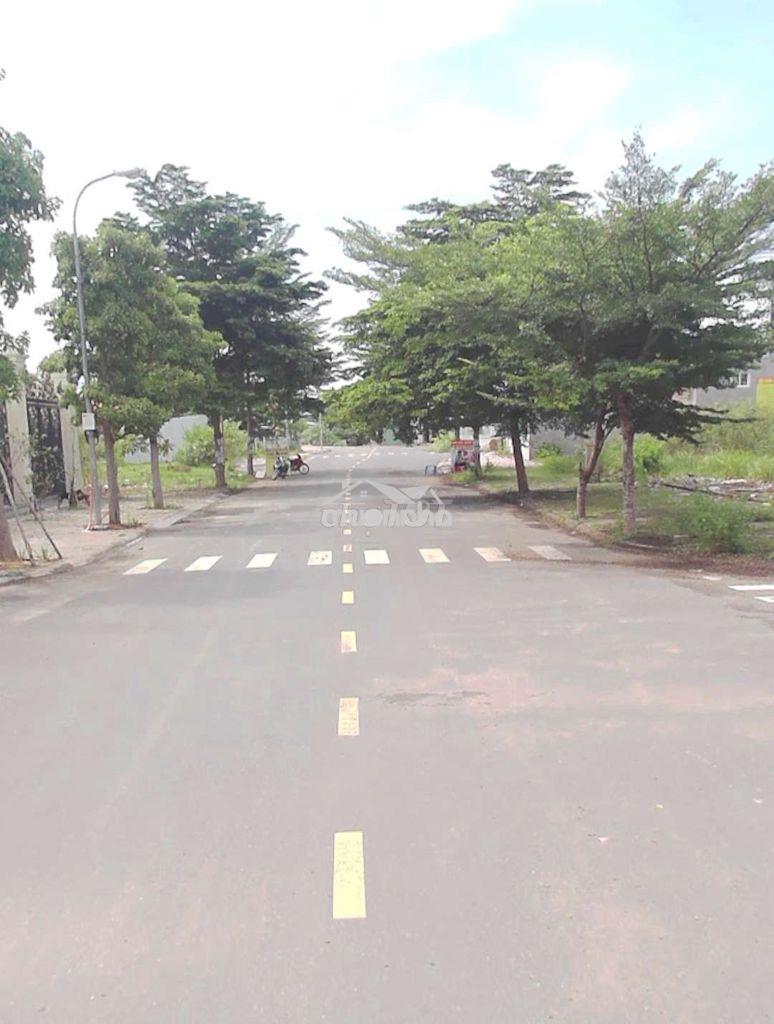 Đất nền lô c biệt thự khu thời báo kinh tế phú hữu q9, 160m2, sổ đỏ - Ảnh 2