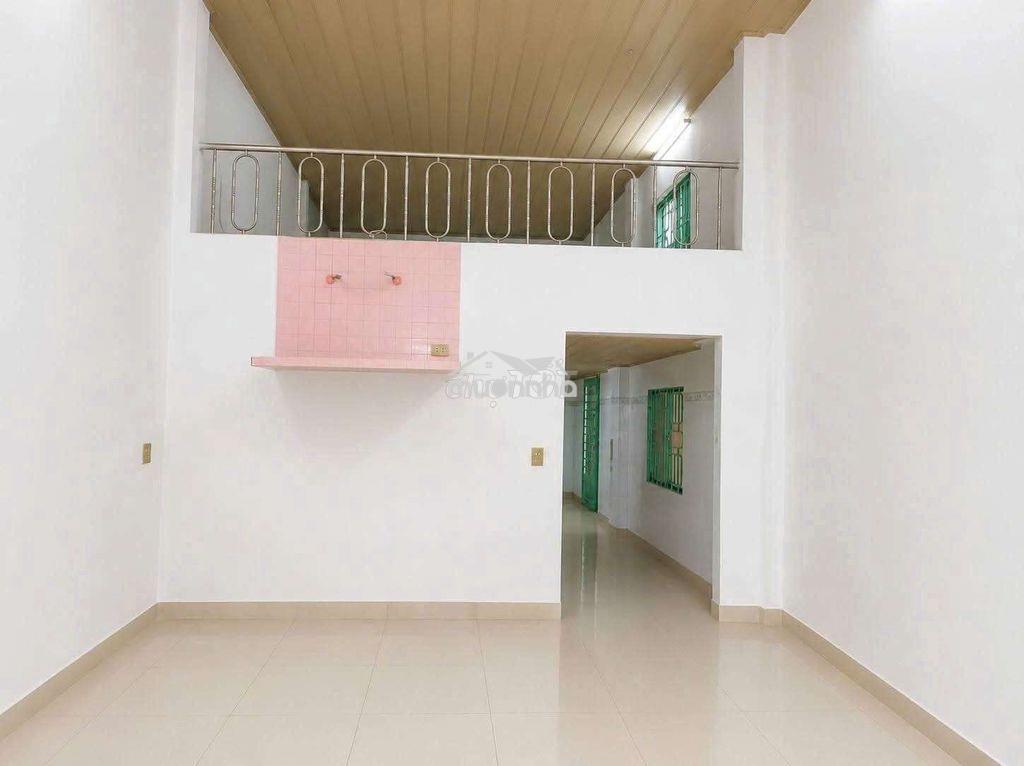 Cho thuê nhà c4 nguyên căn 01pn ,gác suốt ngăn 2p ngủ- p.tân hưng q7 - Ảnh 2
