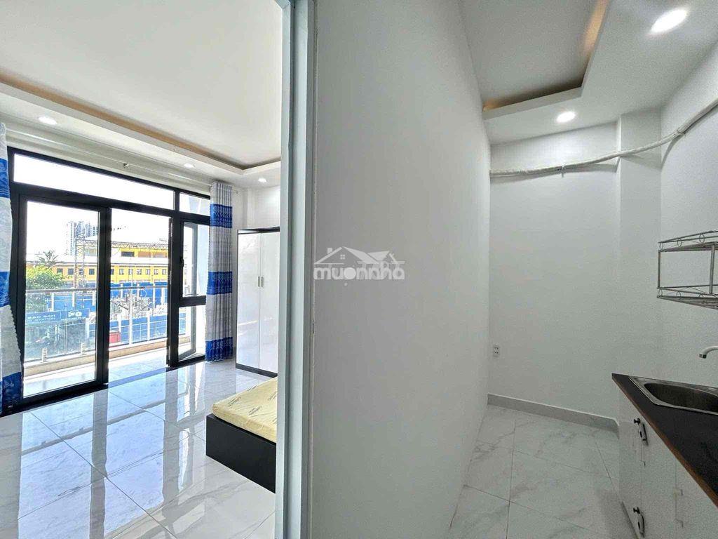 Cho thuê căn hộ ban công rộng gần 30m2 full nthat - Ảnh 3