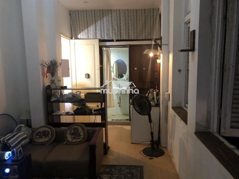 Nhà nhỏ quận 1, đẹp, đủ trang thiết bị. cách nhà thờ đức bà 300m.