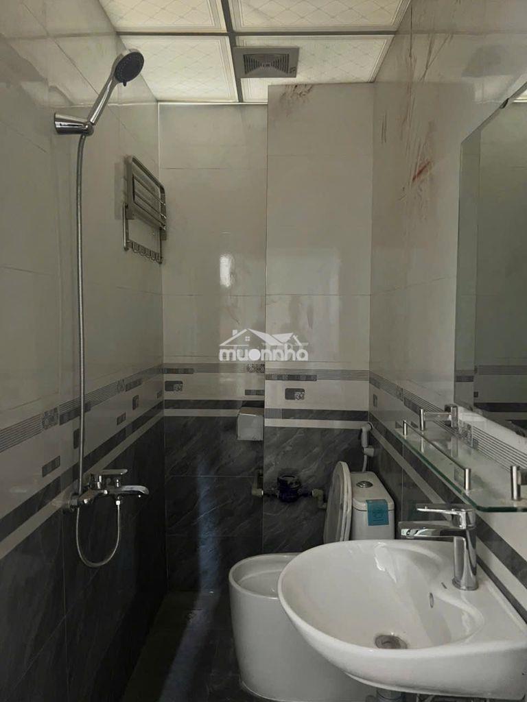 Cho thuê tầng 1 + 2 nhà mặt hồ đống đa - 3