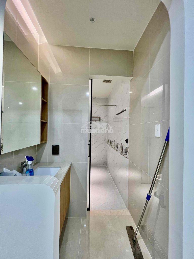 Cho thuê nhà ngay chợ cầu đồng dt 6,5x20m 1trệt 1lầu 4pn 3wc hẻm ôtô - Ảnh 2