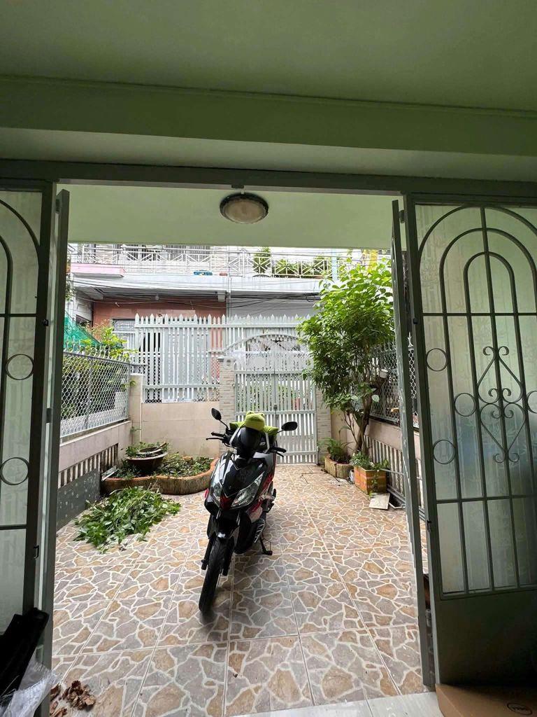 Cho thuê nhà rộng rãi hẻm 123 trần hưng đạo