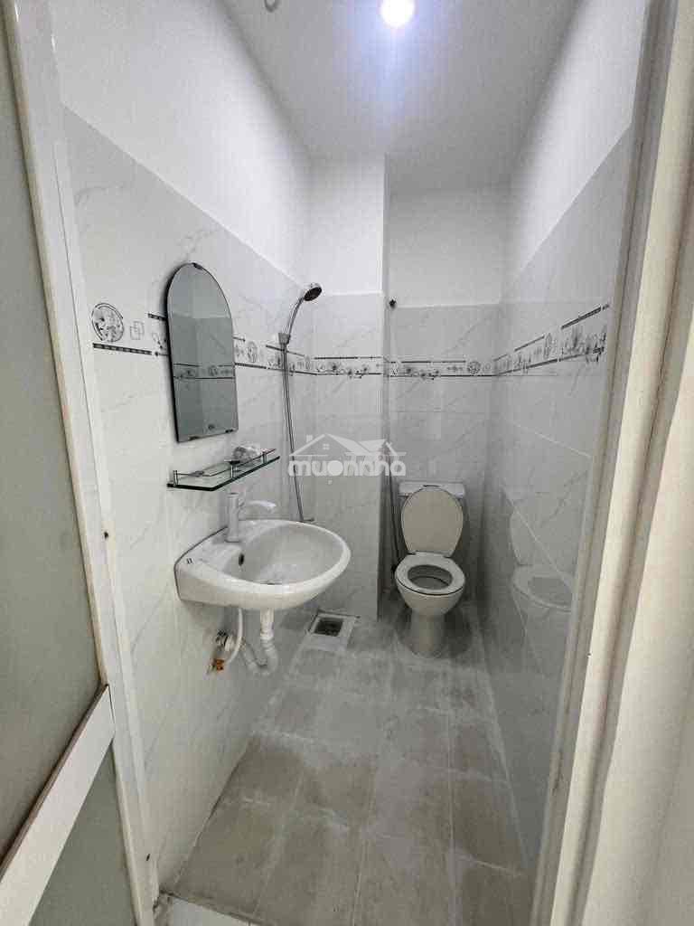 Cho thuê nhà nguyên căn đường huỳnh văn bánh quận pn - Ảnh 4