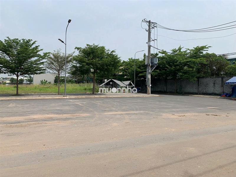 Nền đẹp, sát mặt tiền đường 40m, về sân bay chỉ 40 phút