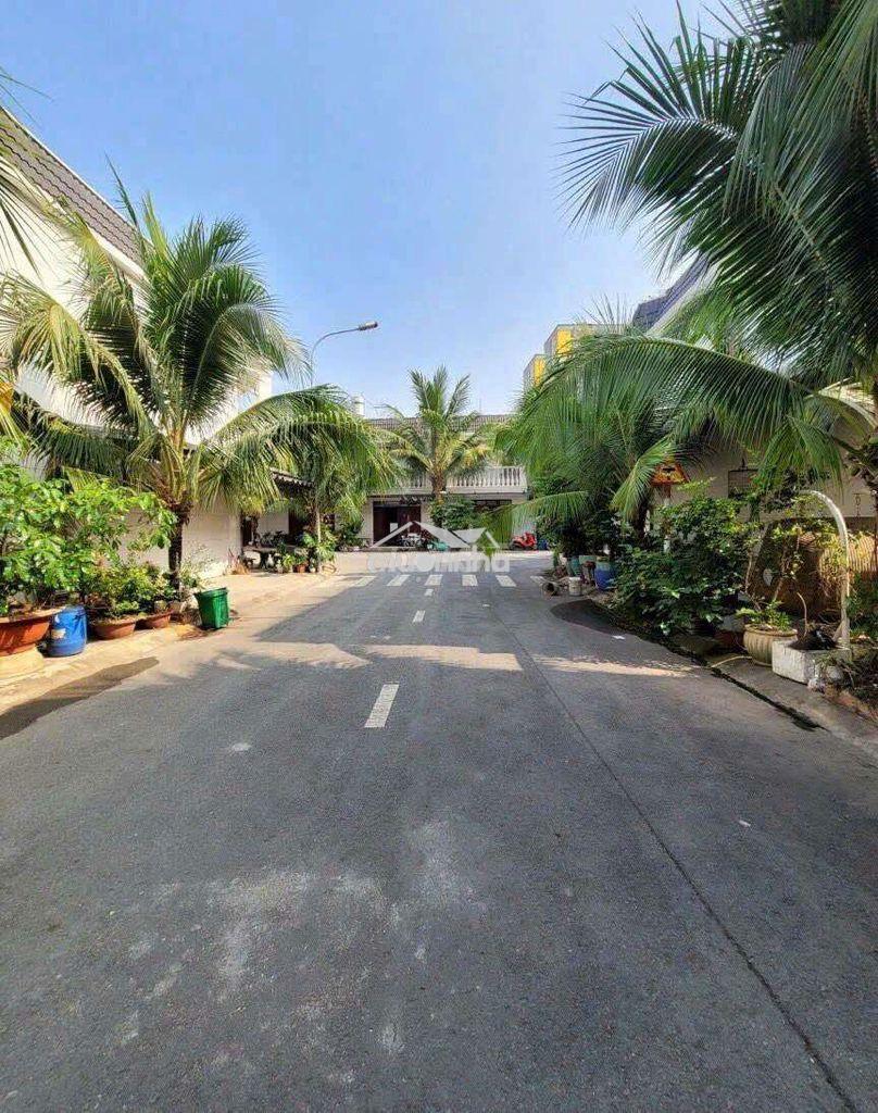 Nhà lầu gần làng đại học gần quốc lộ 1k  - 2