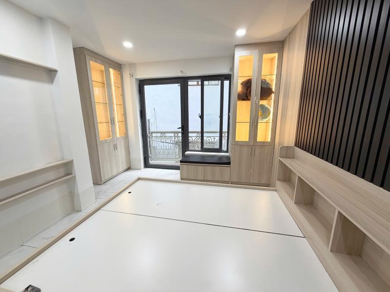 Cho thuê căn hộ - phòng thoáng - bancon to- máy giật riêng- xô viết nghệ tĩnh - bình thạnh