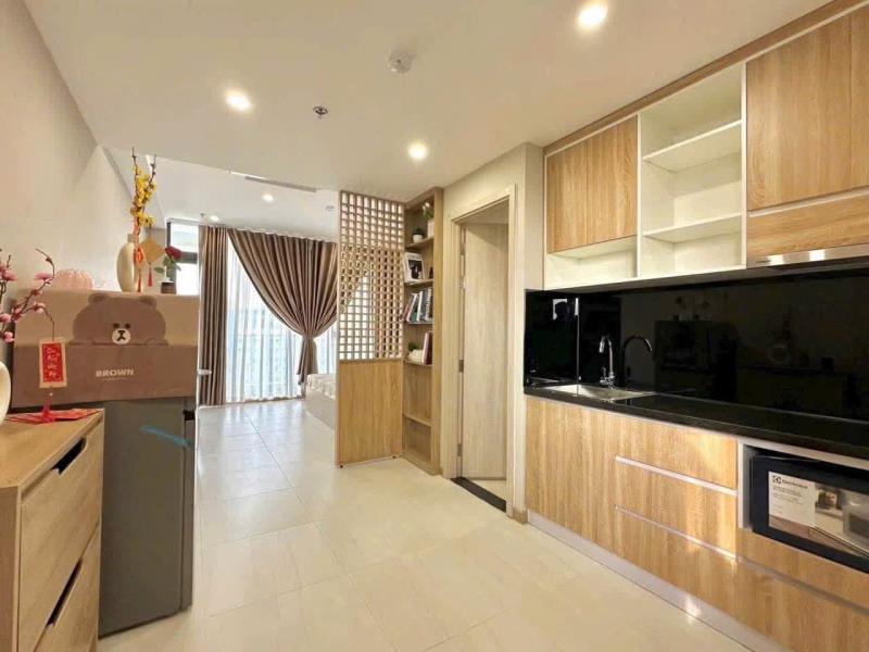 Studio ban công lớn + cửa sổ – ngay bùi đình túy