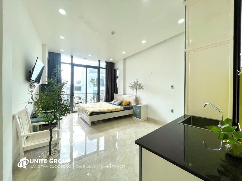 Căn hộ ban công phú nhuận, full nội thất, rộng 40m2, có tivi, wc vách ngăn