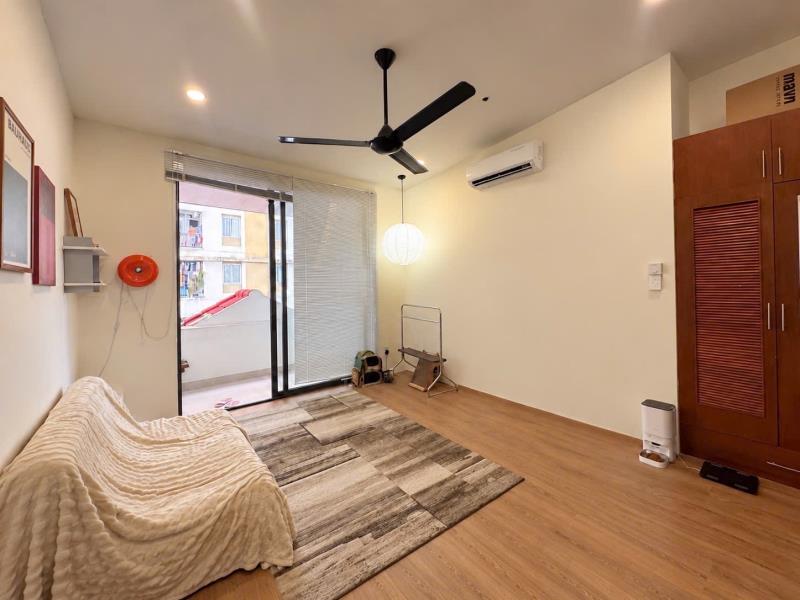 Chdv có gu nội thất gỗ xịn - thú cưng thân thiện cạnh sala - có chỗ đậu ô tô miễn phí