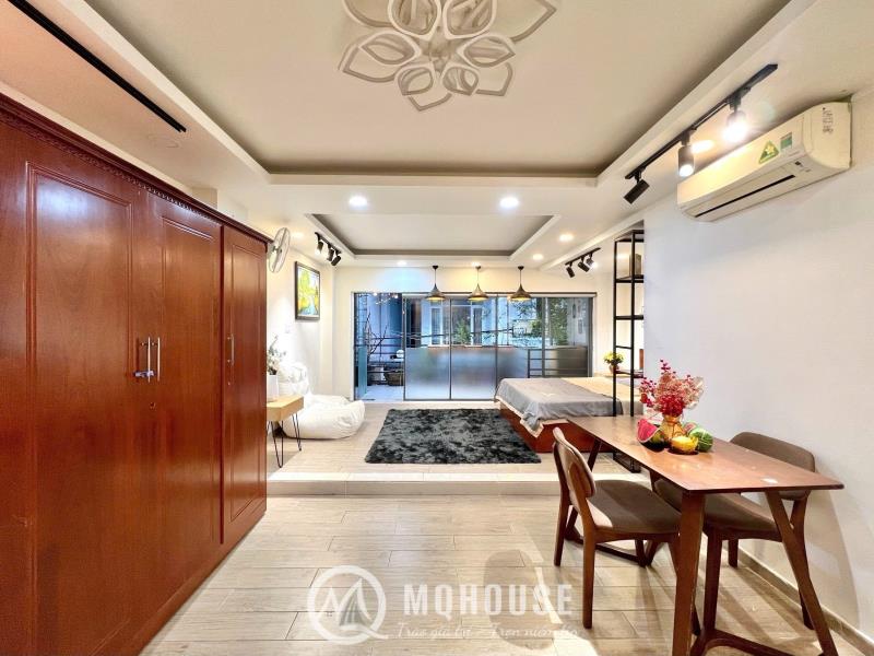 Phòng studio siêu đẹp có ban công và cửa sổ trời thoáng - gần sân bay tân sơn nhất, nhà ga t3, hồng hà, trường sơn, phổ quang, công viên hoàng văn thụ