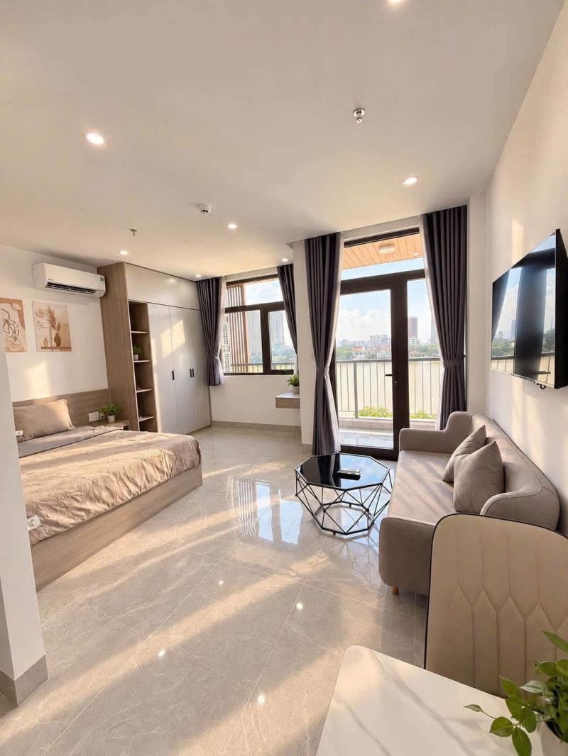 Cho thuê phòng ban công 40m2, cửa sổ thoáng, full nội thất ngay trung tâm phan xích long, gần q1, q2, q3