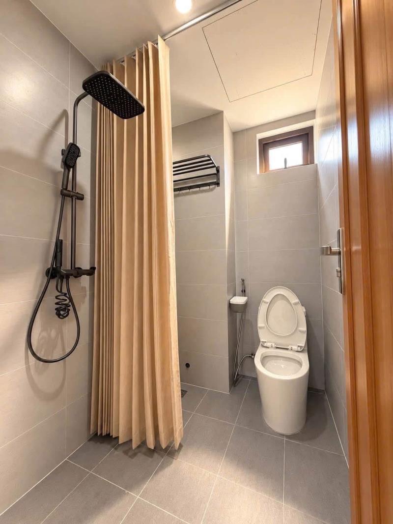 Cho thuê phòng ban công 40m2, cửa sổ thoáng, full nội thất ngay trung tâm phan xích long, gần q1, q2, q3 - Ảnh 4