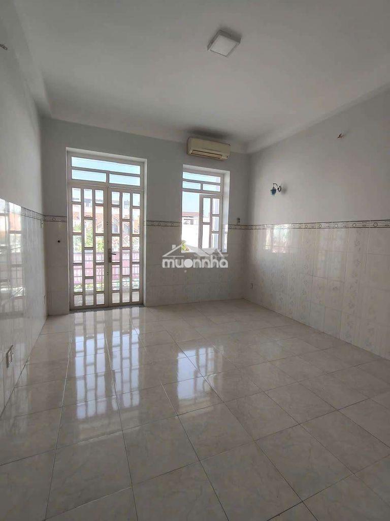 Nhà 3 lầu 4pn hẻm xe tải, dt 4 x 18m