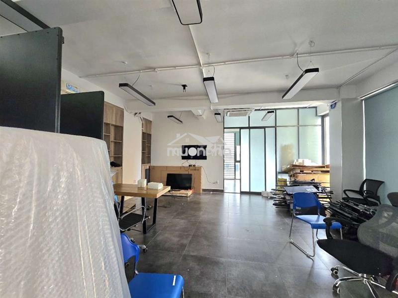 Cho thuê tòa nhà vp góc 2mt 7×15 trệt 5 lầu st 150tr q1, nhận nhà ngay