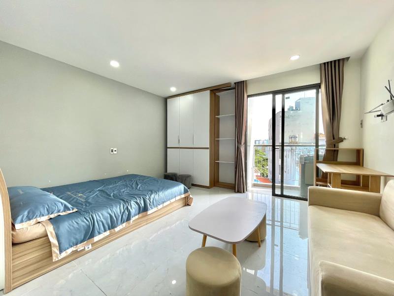 Phòng ban công siêu rộng - toà nhà thang máy - phan đăng lưu tiện về quận 1, 3 - Ảnh 3