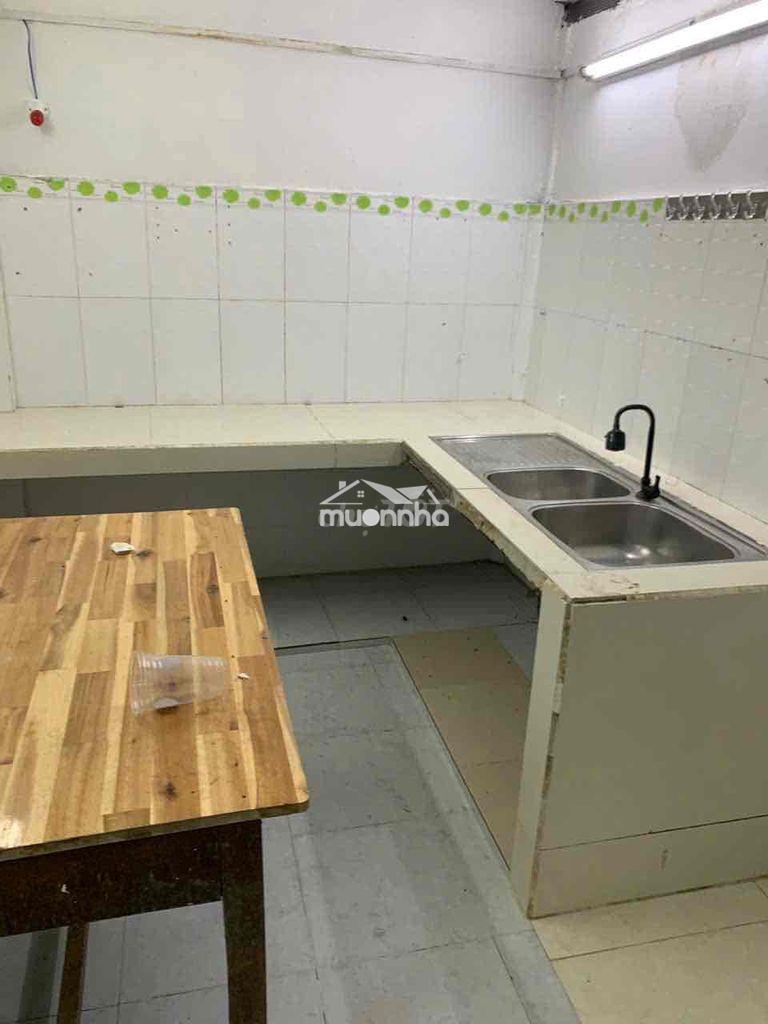 Nhà cho thuê dài 20m f6 q8 - Ảnh 2