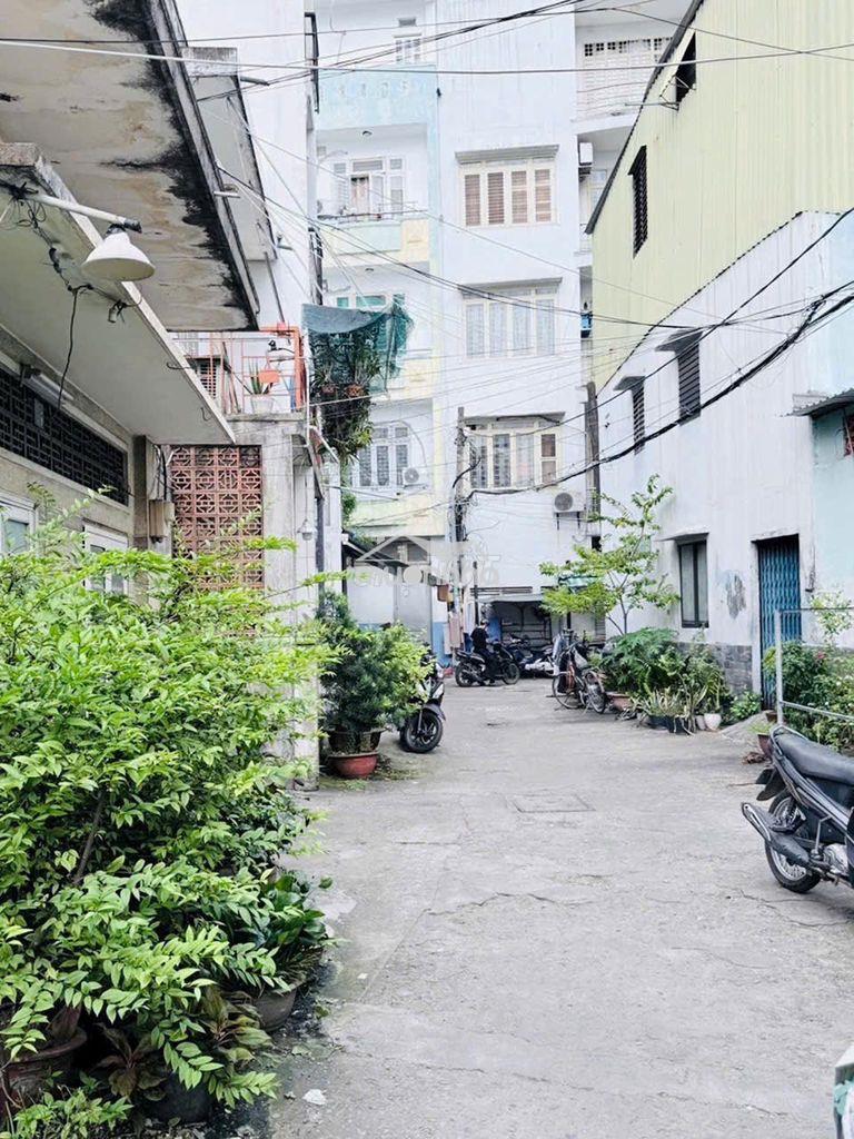 Bán đất tặng nhà c4 (4,7m x 11m) - hẻm xe tải ngay chợ bà chiểu - Ảnh 2