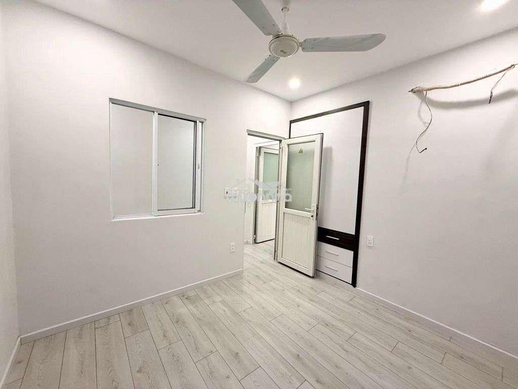 Chung cư vip,nơ trang long,p.13lầu1,dt:80m2(4 x 20)2pn,tặng nội thất - Ảnh 2