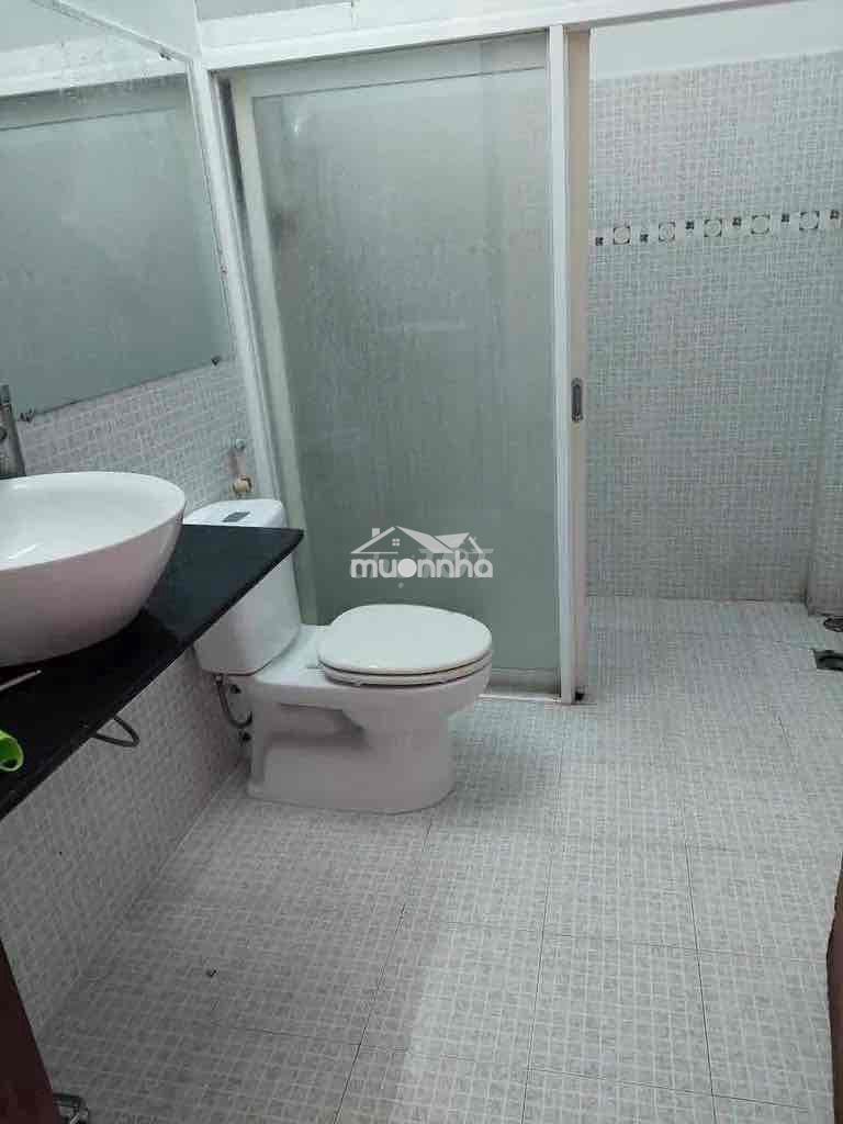 Trước nhà 4m cách 20m ra 3/2 đầu 3m1 nở ngang 7m5 dài 15m trệt lầu c - Ảnh 3
