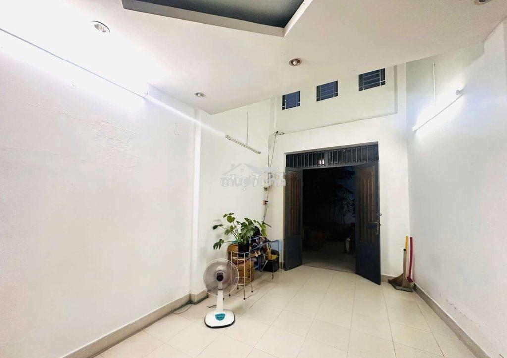 Nhà 2 tầng đình phong phú tăng nhơn phú b 60m2 nở hậu 3.5 tỷ
- Ảnh 2