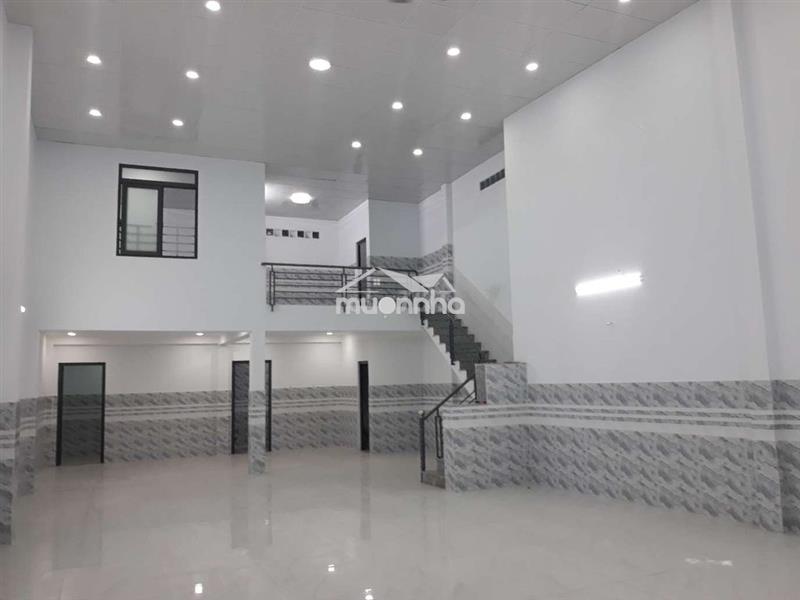 Nhà gần 200 m2 👉 tiện vừa ở vừa làm xưởng, mở trường mầm non