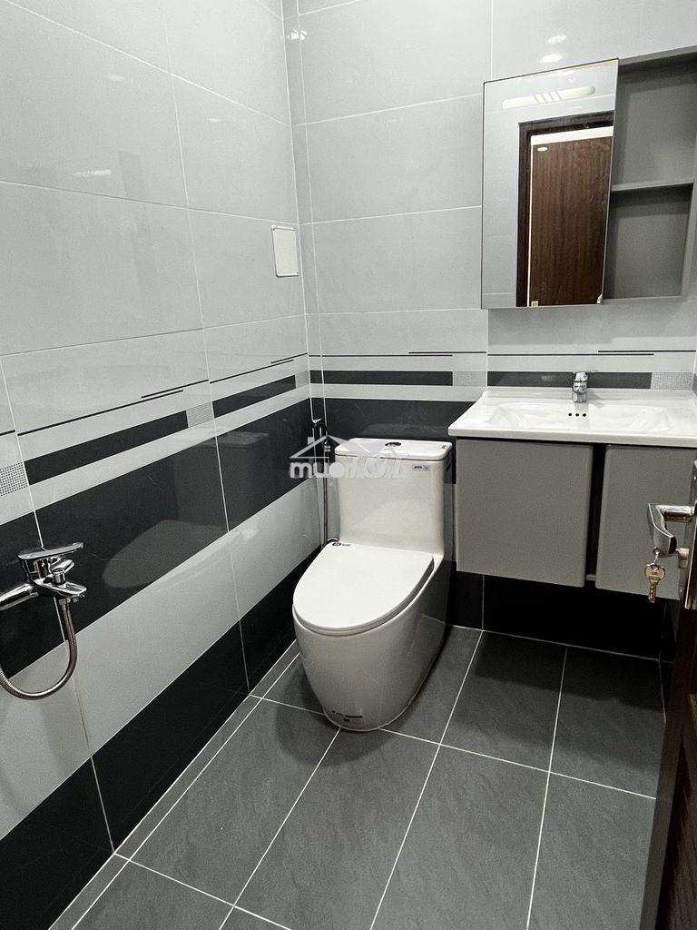 Bán nhà 4 lầu đường âu cơ, nhà mới đẹp ( gần ngã ba khuông việt)