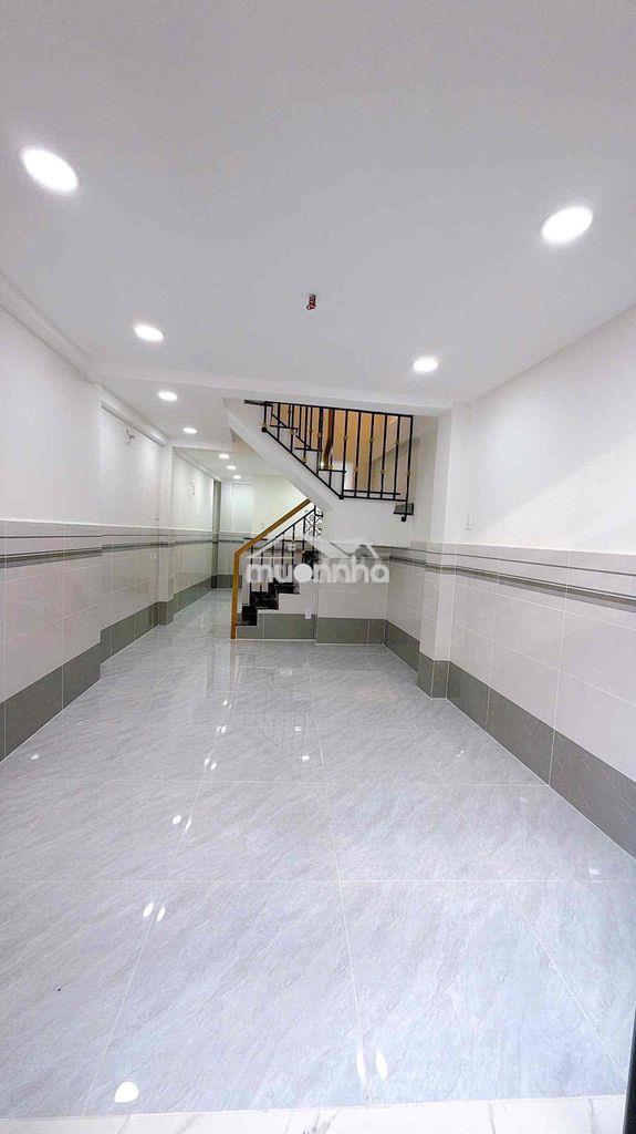 Cho thuê nhà đẹp 4 tấm 4pn mặt hẻm quận 4 giá 15tr - Ảnh 2