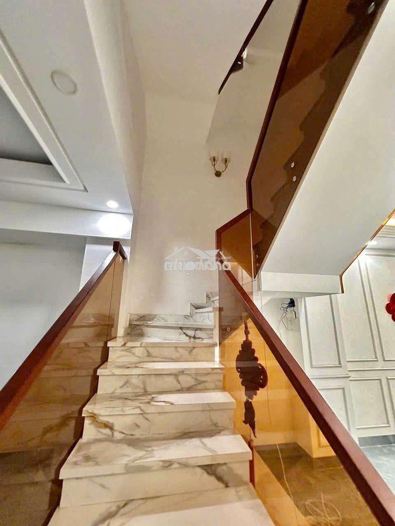 Nhà đẹp dt lớn rộng rãi 5,5m ngang dài 20m , nhà mới 15triệu - Ảnh 3