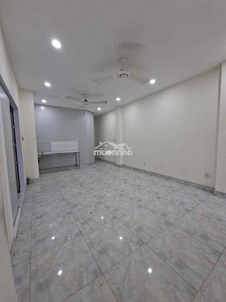 Phòng ban công 60m2 - 1pn + 1pk + 1wc - Ảnh 2