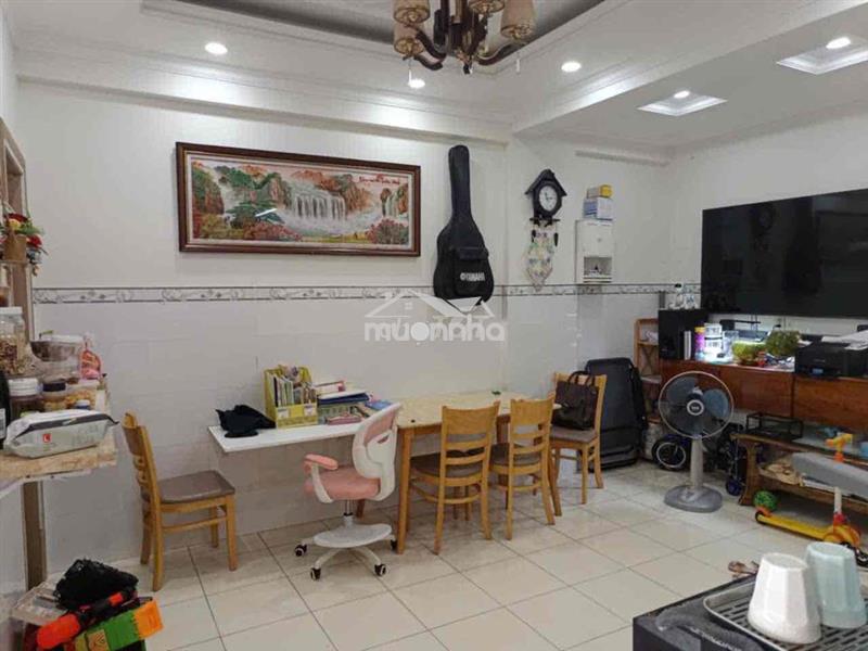 Bán căn hộ thạnh lộc tầng cao